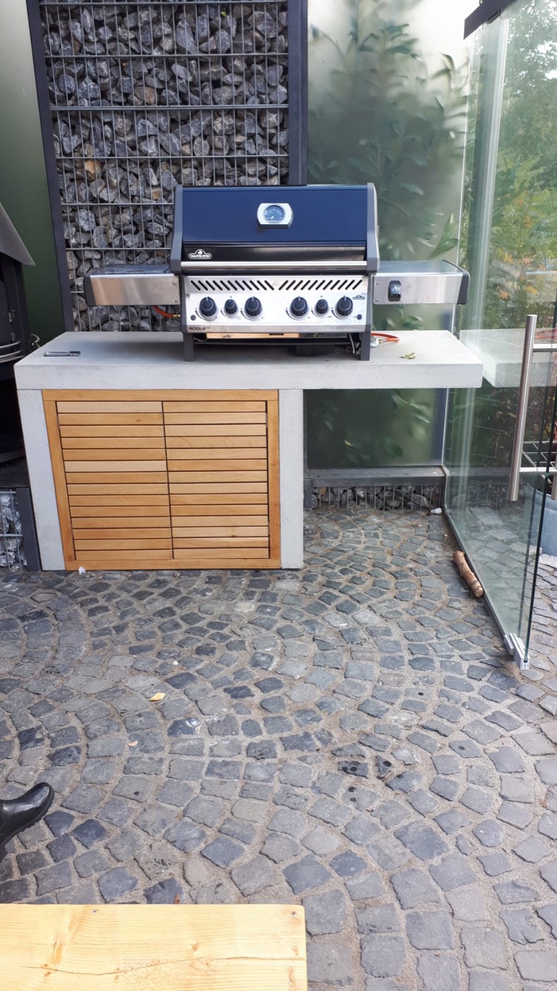 Außenküche mit Grill — Lause Baggerarbeiten