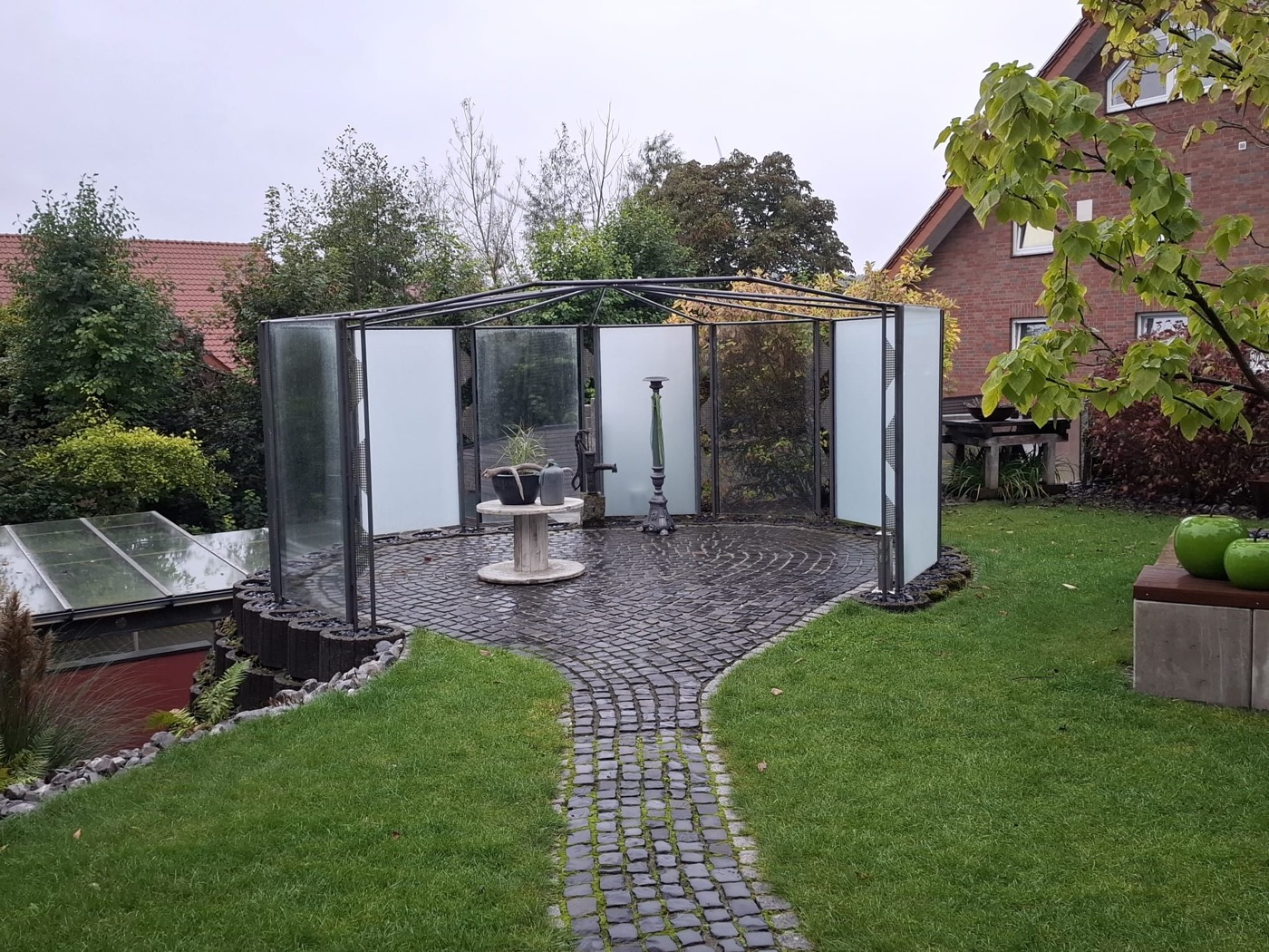 Glas-Pavillon — Lause Baggerarbeiten