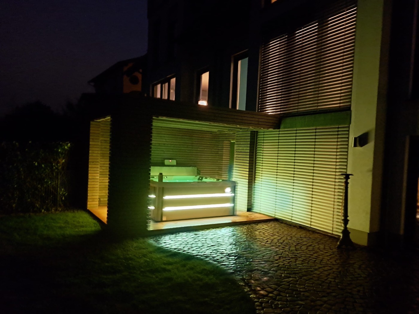 Outdoor-Whirlpool — Lause Baggerarbeiten
